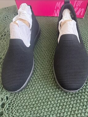 Women’s Slip-On Knit Casual Shoes - Black